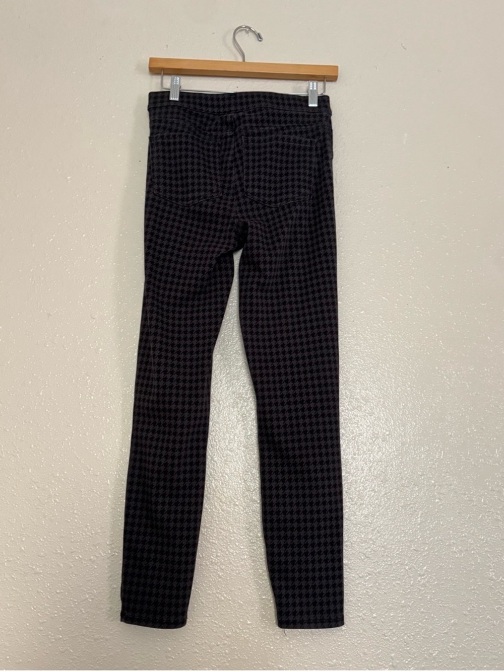 Spanx Jean-ish Ankle Leggings in houndstooth - Picture 3 of 6
